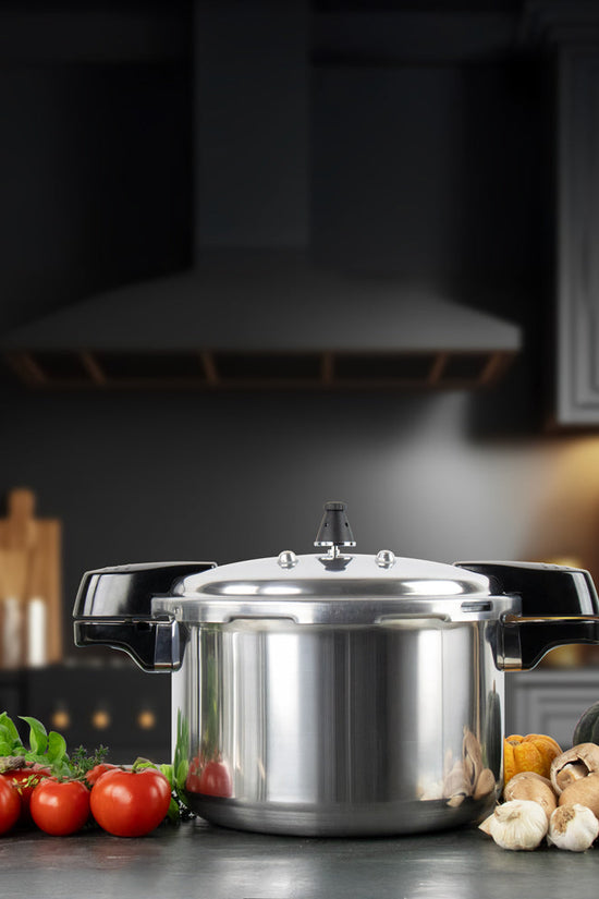 SQ Professional 12L Aluminium Pressure Cooker NonInduction Hob Compatible