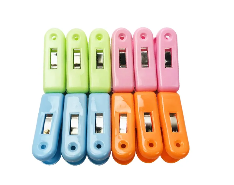 Durable Plastic Laundry Pegs Pack of 12 in Assorted Colors