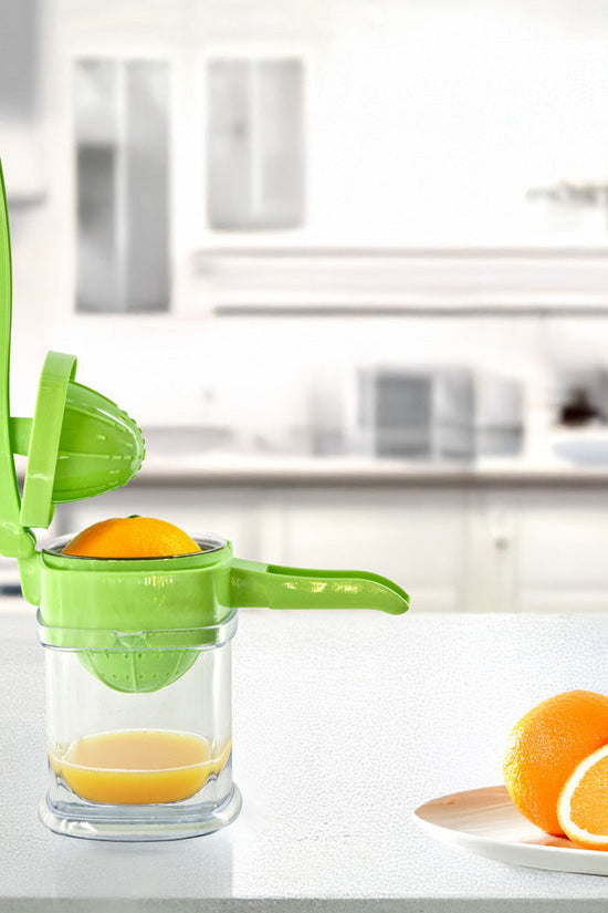 Durable Plastic Manual Hand Press Juice Squeezer 05L Capacity