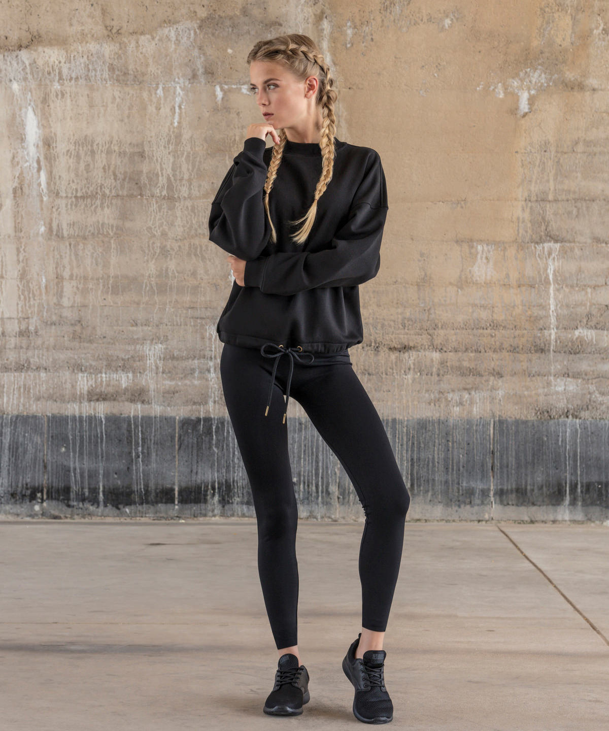 Womens Oversized Crew Neck Sweatshirt with Drawstring FAMA Certified