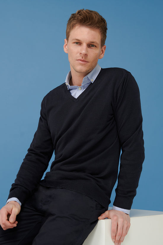 Henbury VNeck Jumper 12 Gauge Knitwear for Men