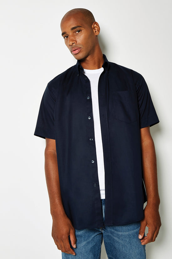 Classic Fit ShortSleeved Oxford Shirt for Professional Environments