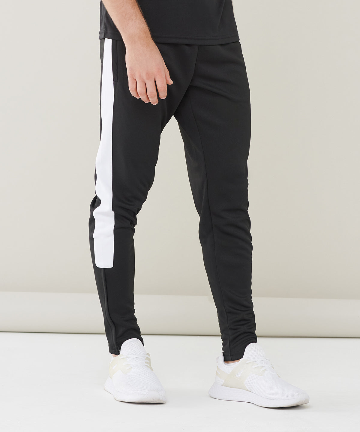 Finden Hales Mens Slim Leg Knitted Tracksuit Pants