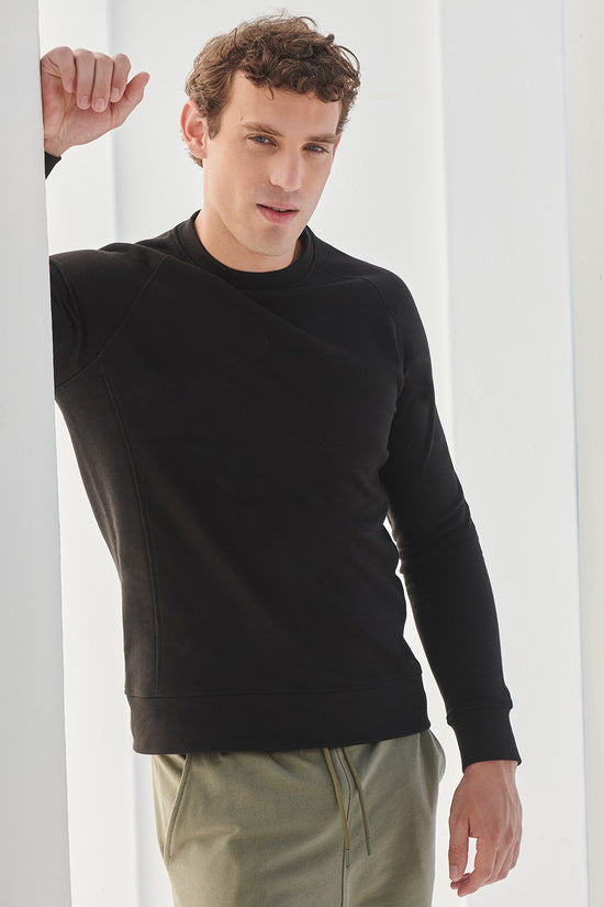 Classic Black Unisex Slim Fit Sweatshirt Stylish Comfortable