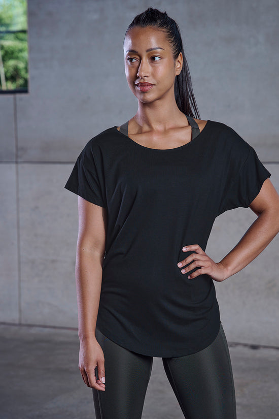Womens Oversized Scoop Neck TShirt for Sports and Leisure